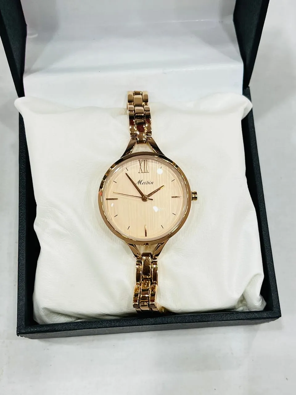 Ladies Watch Meibin M141L Chain Golden Color Round Dail