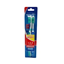 Oral-B Toothbrush Classic Ultra Clean Medium Twin Pack